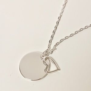 Silver disc pendant necklace